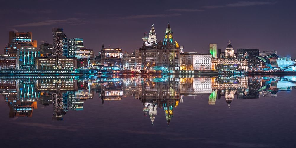 Skyline de Liverpool sobre o Rio Mersey III — Frank, Assaf