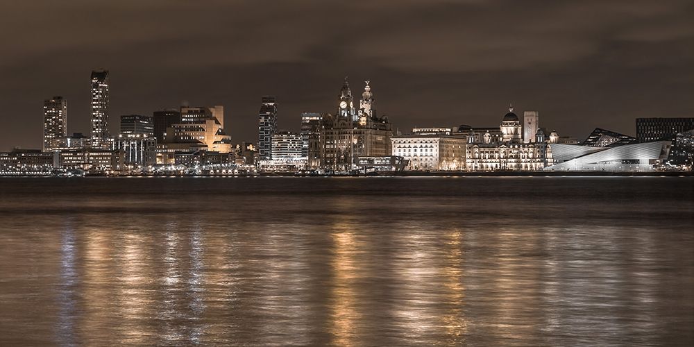 Skyline de Liverpool sobre o Rio Mersey IV — Frank, Assaf