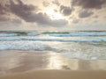 Praia Tranquila sob as Nuvens — Frank, Assaf