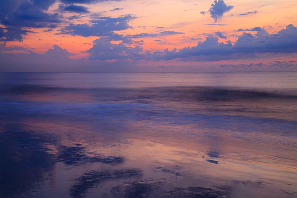Ilha de Tybee, Geórgia 1 — amanhecer com nuvens e reflexos I — Wells, Joanne