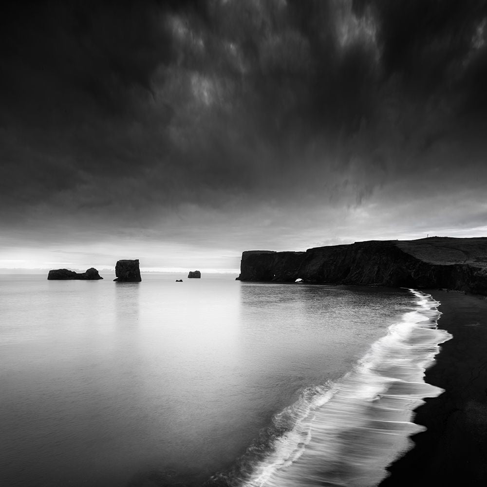 Marulho na Costa de um Oceano Solitário — Digalakis, George